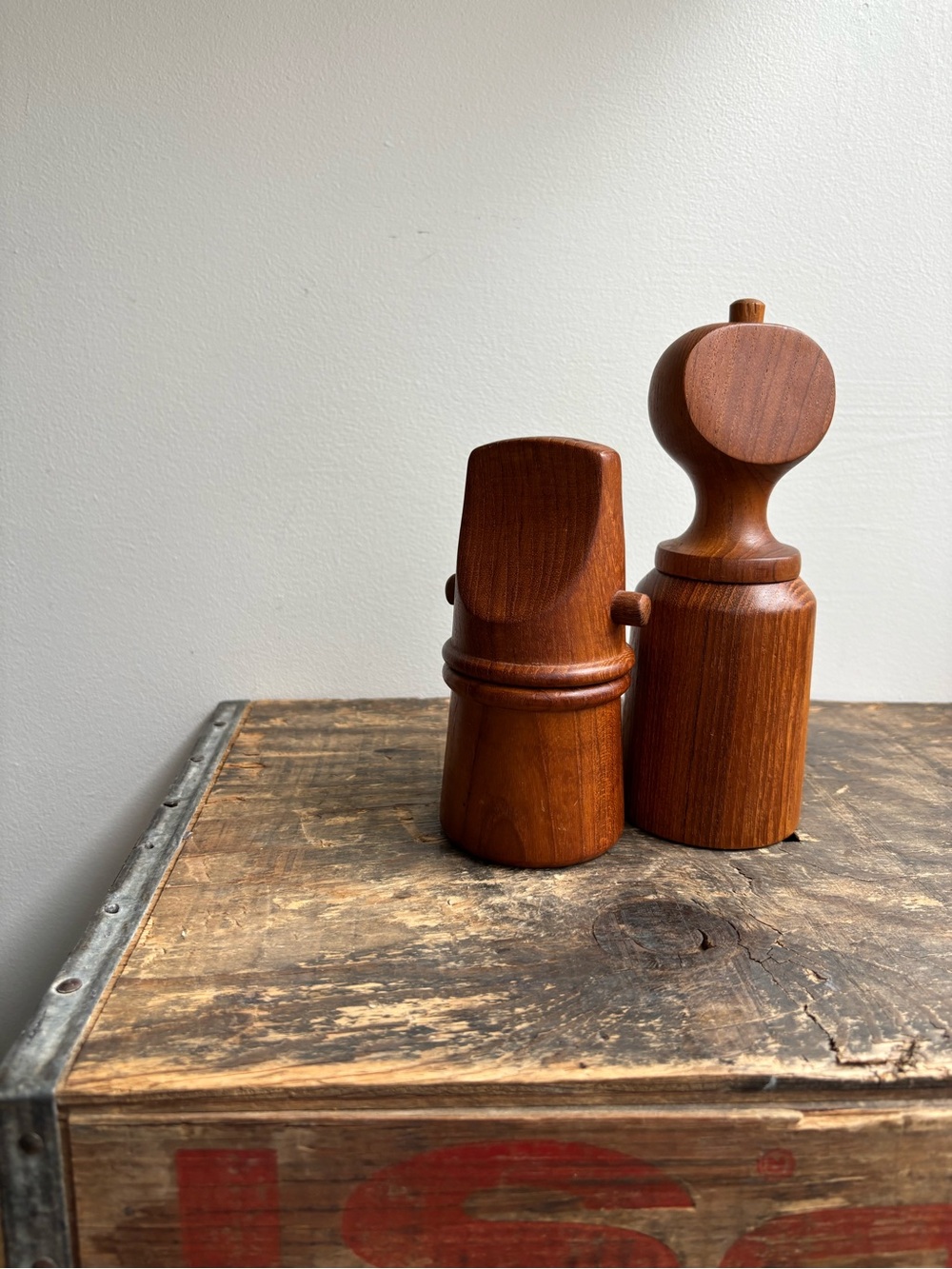 Dansk Vintage Teak Wooden Salt and Pepper Mills - Picture 10 of 11